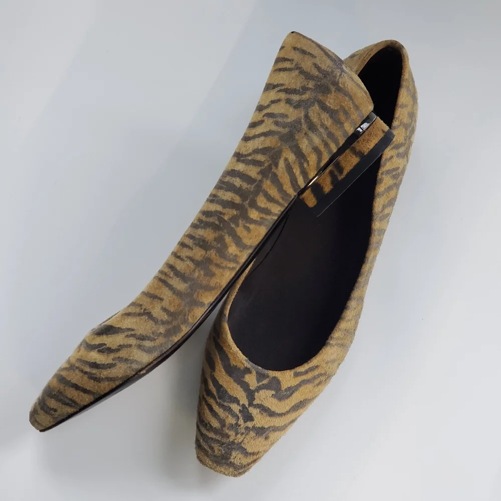 Stuart Weitzman Women's Leather animal Print Loafer Size 6